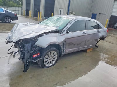 1C3CCBBB3DN****** 2013 Chrysler 200