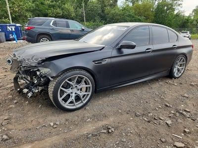 WBSFV9C56FD****** 2015 BMW M5