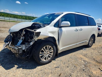 5TDYZ3DC9HS****** 2017 Toyota Sienna