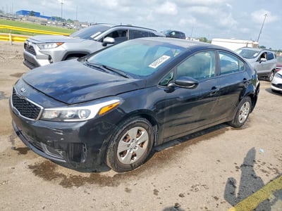 3KPFK4A70JE****** 2018 Kia Forte