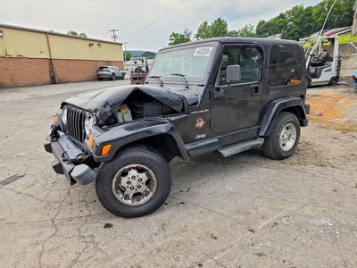 1J4FA59S32P****** 2002 Jeep Wrangler