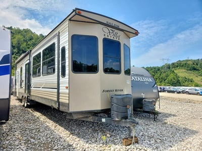 4X4TSMS28JM****** 2018 Forest River Salem Towables