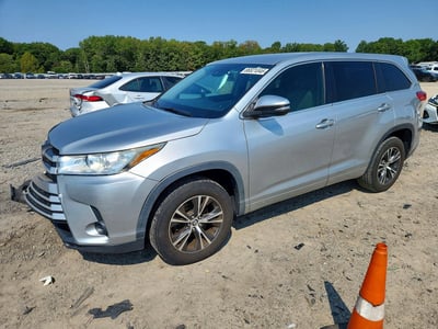 5TDZARFH2JS****** 2018 Toyota Highlander