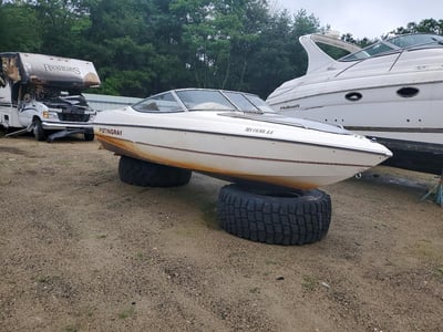 1997 Stingray Boat 18'