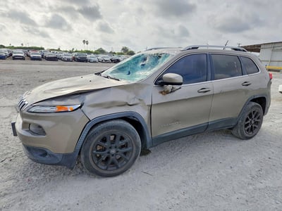 1C4PJLCB5HW****** 2017 Jeep Cherokee