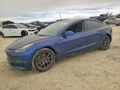 5YJ3E1EA2NF****** 2022 Tesla Model 3