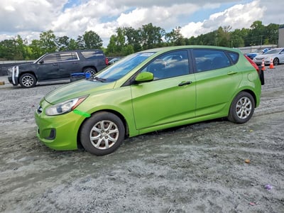 KMHCT5AE3DU****** 2013 Hyundai Accent