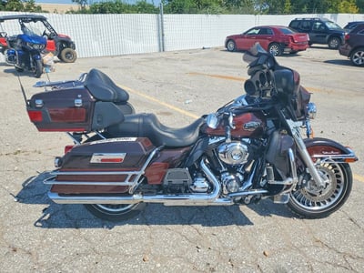 1HD1FC41XBB****** 2011 Harley-Davidson FLHTCUI
