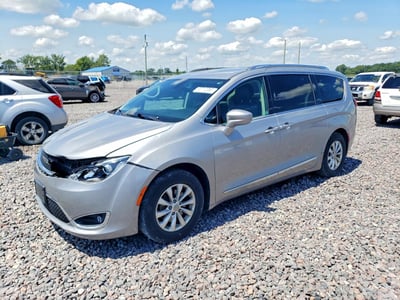 2C4RC1BG9JR****** 2018 Chrysler Pacifica