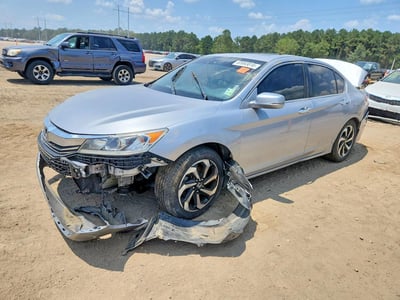 1HGCR2F99GA****** 2016 Honda Accord