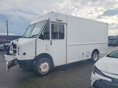 4UZA4FF43XC****** 1999 Freightliner MT45 Chassis