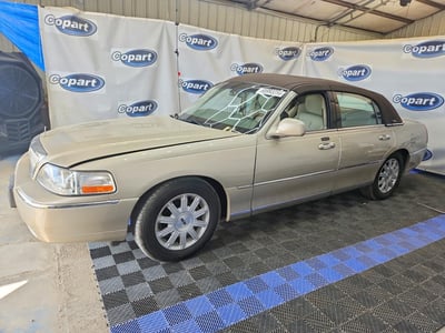 2LNBL8CV1BX****** 2011 Lincoln Town Car