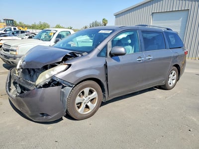 5TDKK3DC7GS****** 2016 Toyota Sienna