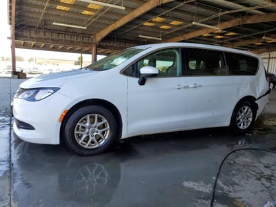 2C4RC1CG3PR****** 2023 Chrysler Voyager