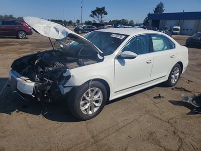 1VWAT7A36HC****** 2017 Volkswagen Passat