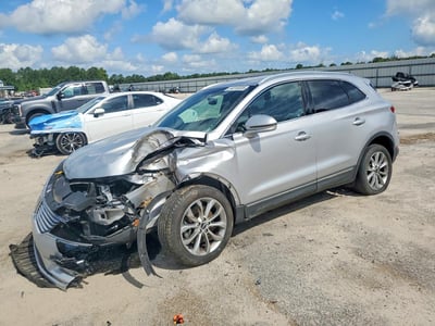 5LMCJ2C95HU****** 2017 Lincoln MKC