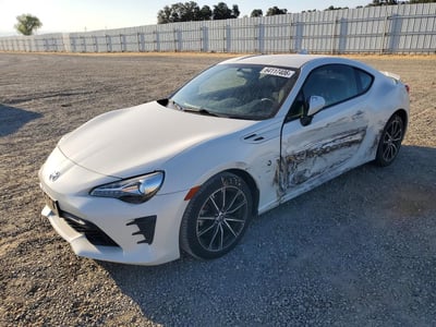 JF1ZNAA15H8****** 2017 Toyota 86