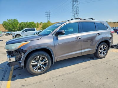 5TDJKRFH8GS****** 2016 Toyota Highlander