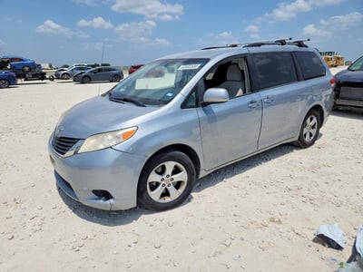 5TDKK3DCXES****** 2014 Toyota Sienna