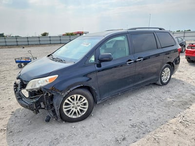 5TDYK3DC9GS****** 2016 Toyota Sienna