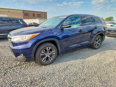 5TDJKRFH7GS****** 2016 Toyota Highlander