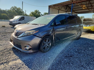 5TDXK3DC1GS****** 2016 Toyota Sienna