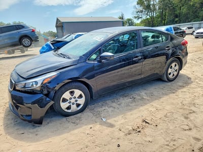 3KPFK4A77HE****** 2017 Kia Forte