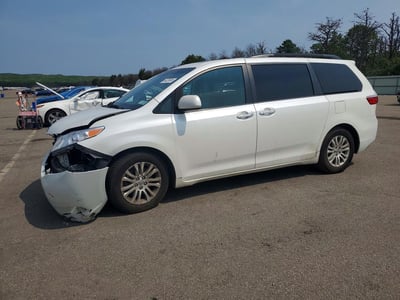 5TDYK3DC2FS****** 2015 Toyota Sienna
