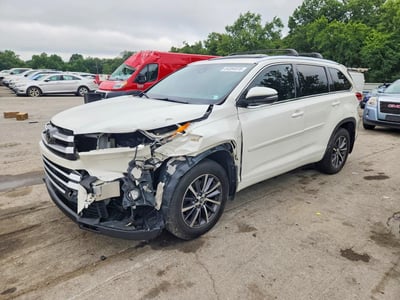 5TDJZRFH5JS****** 2018 Toyota Highlander