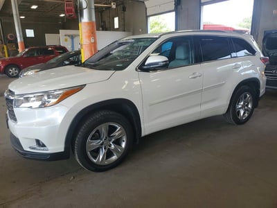 5TDDKRFH8FS****** 2015 Toyota Highlander