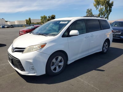 5TDKZ3DC2KS****** 2019 Toyota Sienna