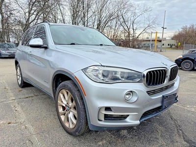 5UXKR2C59GO****** 2016 BMW X5