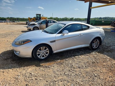 KMHHM66D18U****** 2008 Hyundai Tiburon
