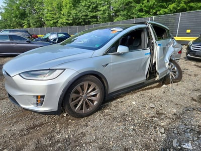 5YJXCAE22JF****** 2018 Tesla Model X