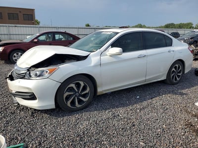 1HGCR3F89GA****** 2016 Honda Accord