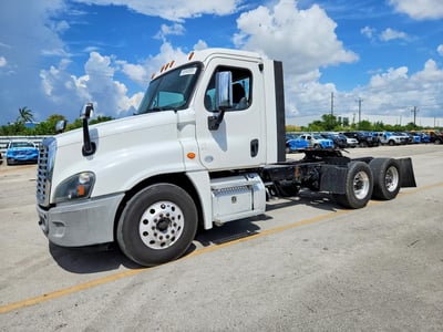 1FUGGEDV0JL****** 2018 Freightliner Cascadia 125