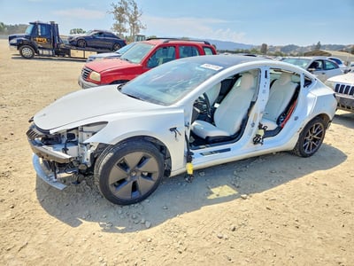 5YJ3E1EA3NF****** 2022 Tesla Model 3