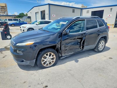 1C4PJLCB2GW****** 2016 Jeep Cherokee