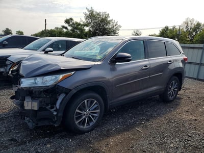 5TDJZRFH9KS****** 2019 Toyota Highlander