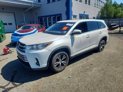 5TDZARFH6KS****** 2019 Toyota Highlander