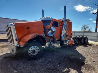 1XPXD49X9JD****** 2018 Peterbilt 389