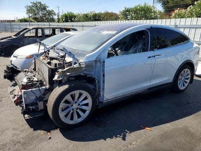 5YJXCBE22LF****** 2020 Tesla Model X