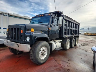 1HTGGAET82H****** 2002 International F-2574