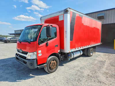 2017 Hino 195