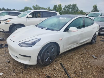 5YJ3E1EB7NF****** 2022 Tesla Model 3