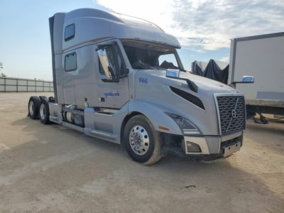 4V4NC9EH8NN****** 2022 Volvo Trucks VNL