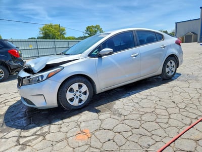 3KPFK4A70JE****** 2018 Kia Forte