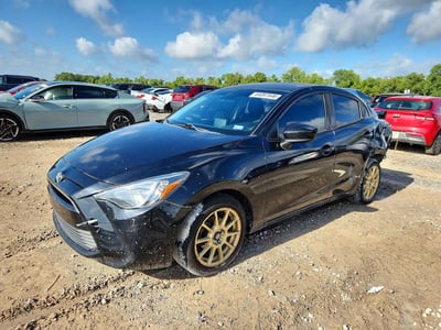 3MYDLBYV1HY****** 2017 Toyota Yaris