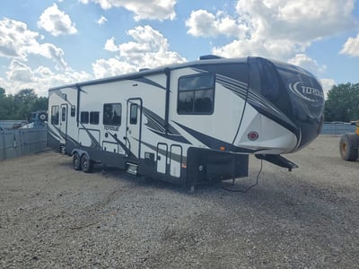 5SFCG3924KE****** 2019 Heartland RV Cyclone,Gravity, Fuel, Road Warrior & Torque