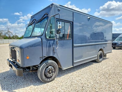 4UZAC2EA4LC****** 2020 Freightliner MT 45G Front Gasoline Engine Walk In Van Chassis